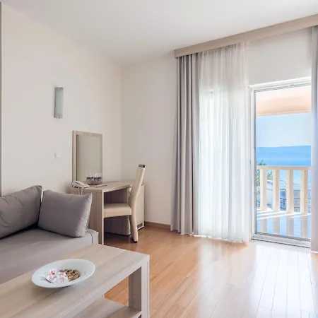 Miramar Hotel 4*
