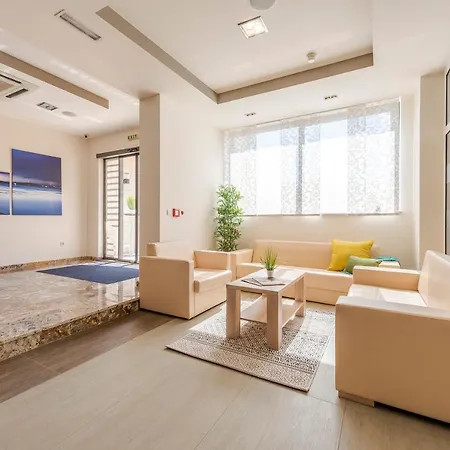 Miramar Hotel 4*