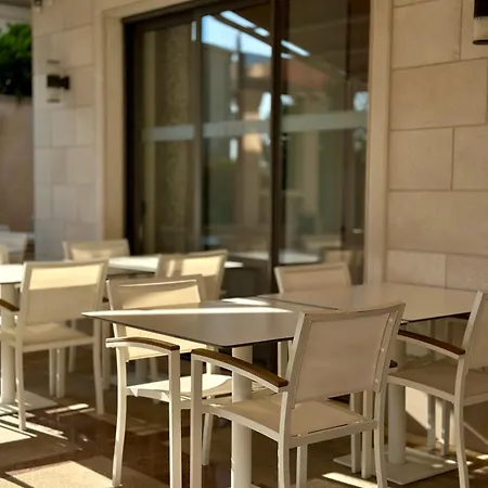 Miramar Hotel 4*