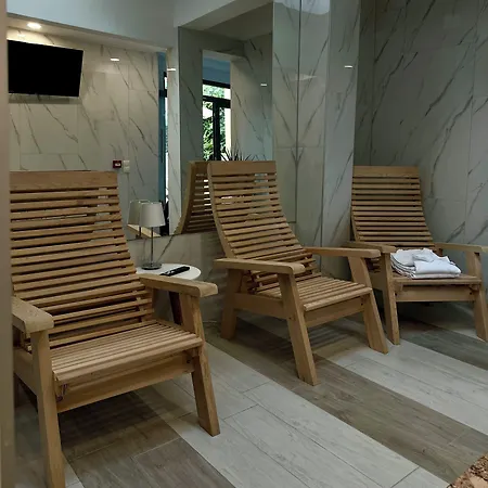 Miramar Hotel 4*