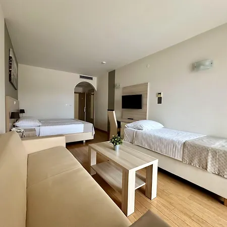 Miramar 4*