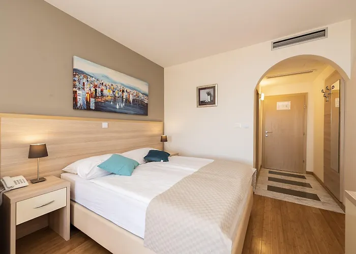 Miramar Ξενοδοχείο 4*