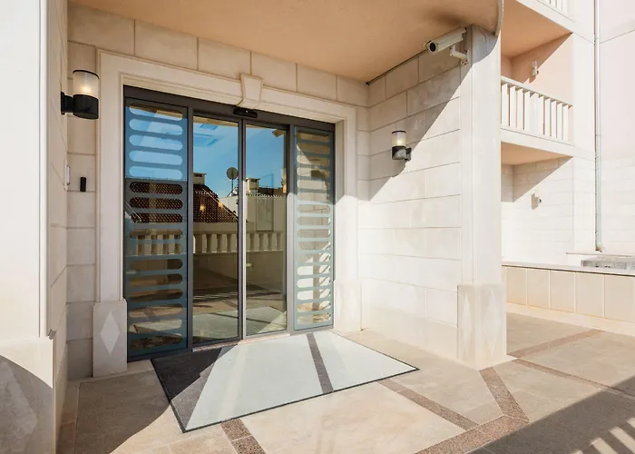 Ξενοδοχείο Miramar 4*